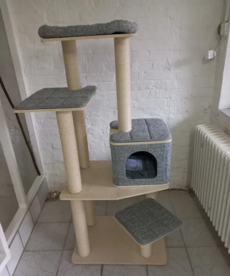 Katzenkratzbaum neu wertig