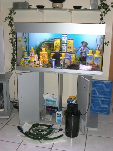 Aquarium (200 Liter) mit Unterschrank, Außenfilter und